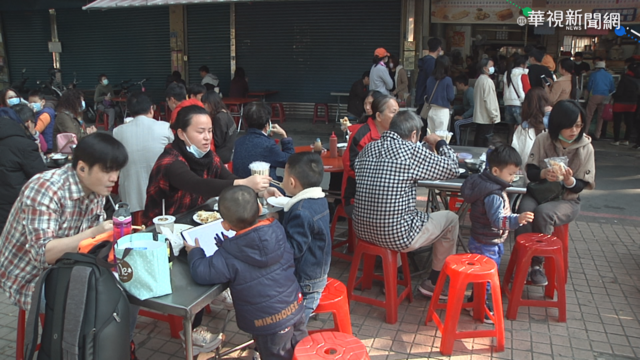 天冷凍未條! 熱湯類早餐大排長龍