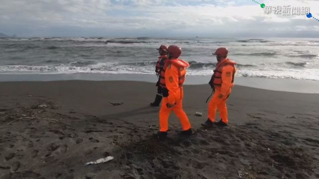 暗夜捕鰻苗遭浪捲走 男下落不明