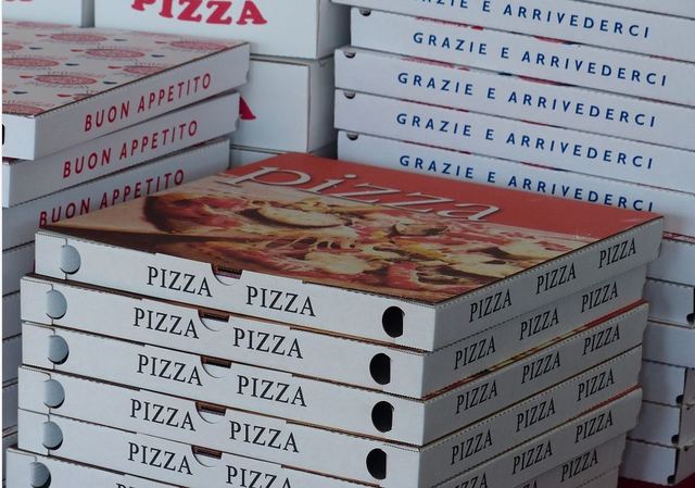 披薩外送員稱「發票飛走了剩明細」客調監視器氣炸