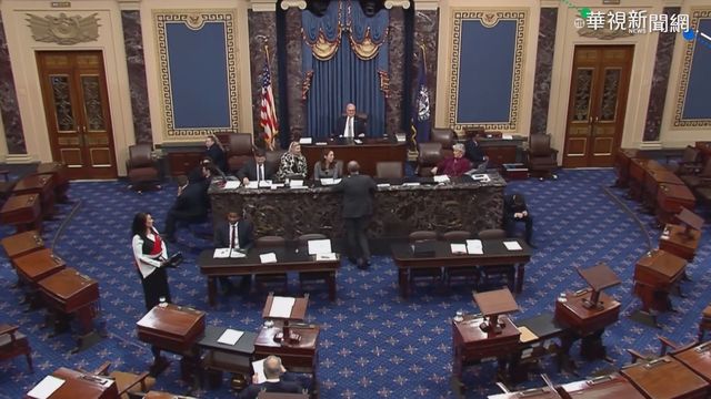 免於遭示威者燒毀！ 參議員：工作人員成功搶救選票