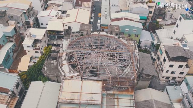 解除暫定古蹟 台中天外天劇場拆除中