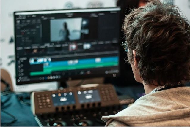 YouTuber徵全職剪輯師 薪資開24K起遭轟：貶低專業