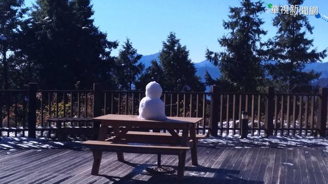 太平山回暖積雪漸融 賞雪潮不減塞車