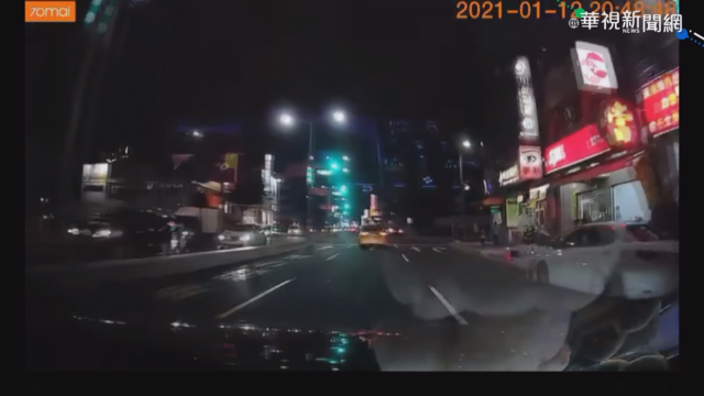 一路綠燈被開｢闖紅燈｣ 駕駛轟警擾民