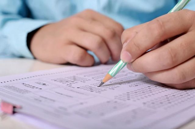 國小兒考自然差1題滿分 媽找不出錯誤上網求助