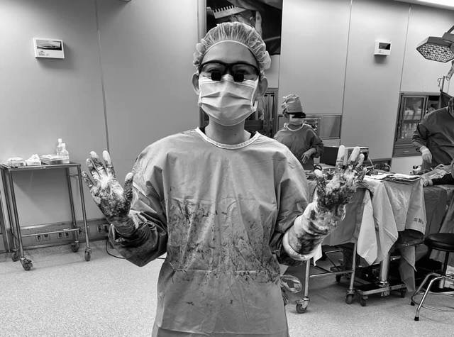 楊志良堅不道歉！ 美女醫「全身血照」曝臨床真相