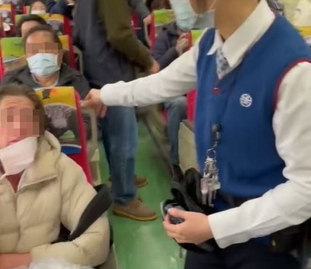 （翻攝臉書「爆廢公社公開版」）