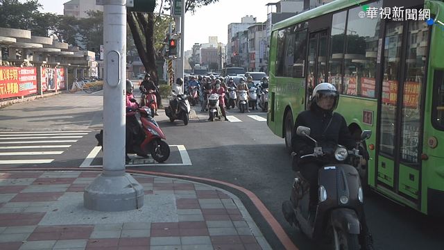 高雄輕軌大南環通車 三多.凱旋路塞爆