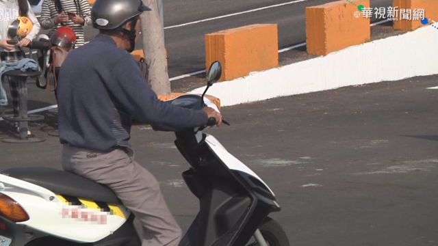 65歲阿伯考機車駕照 筆試12次過關!