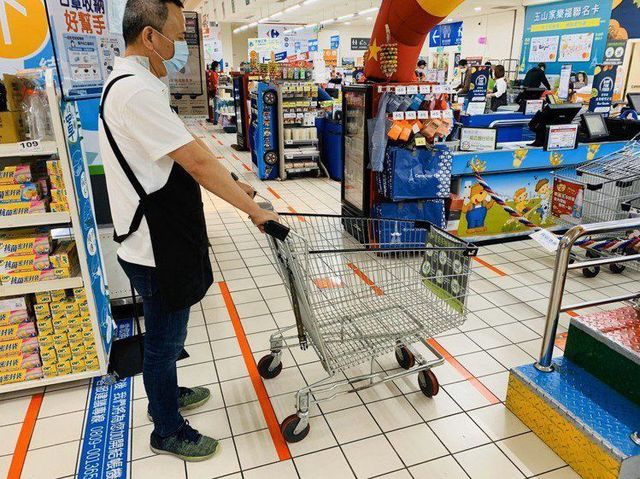 好市多、家樂福取消試吃 賣場防疫升級