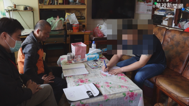 討債集團上門押人 男居檢外出不開罰