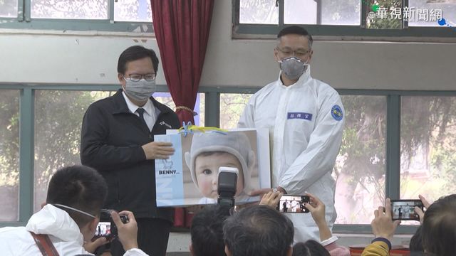 支援桃園防疫消毒 鄭文燦慰問化學兵