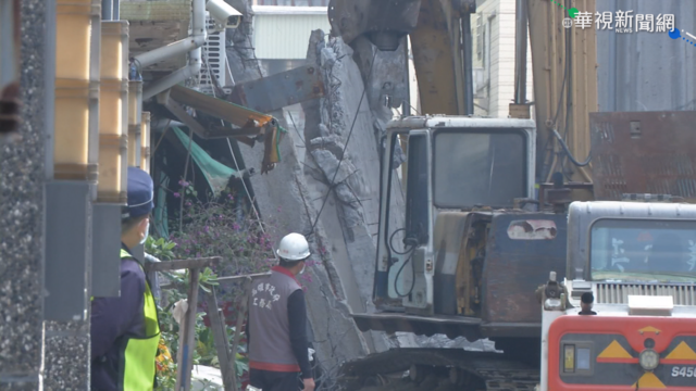 高雄舊今日戲院外牆倒 驚悚瞬間曝光