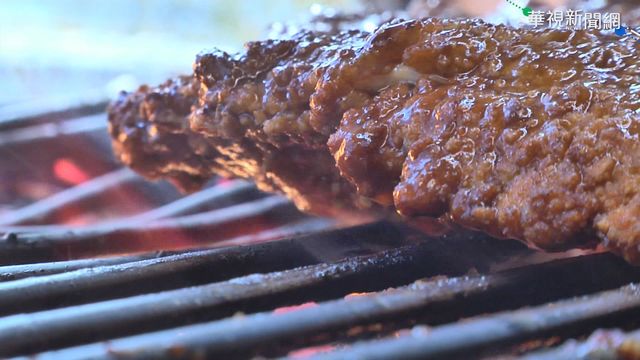 【台語新聞】台中雞排刷醬夠味 高雄雞排厚切多汁