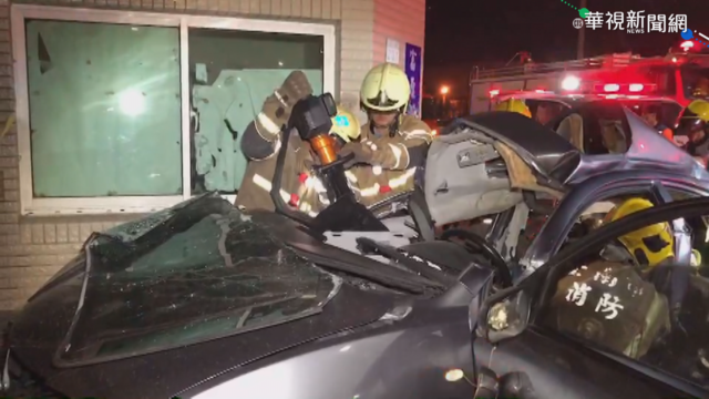 無照又超載! 轎車暴衝自撞6人送命