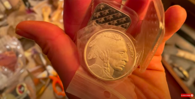 幸運！28萬買套房挖到寶 屋內藏滿千萬古董