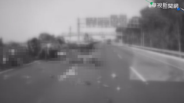 國道高速自撞翻車 女駕駛喪命3傷