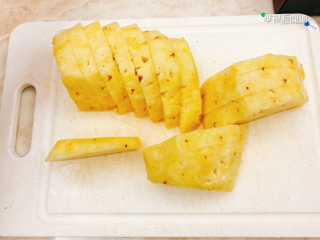 她送男友家「鳳梨牛軋糖」 男友媽怒丟掉…原因曝光