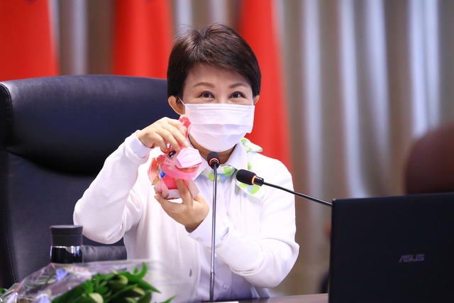 台中元宵限量小提燈亮相 里辦公處即起發放