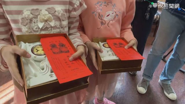 紫南宮突襲式發錢母 民眾好驚喜