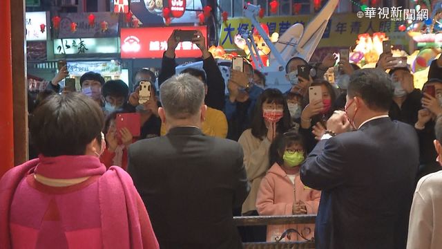 廟宇取消搶頭香 信徒戴口罩祈福