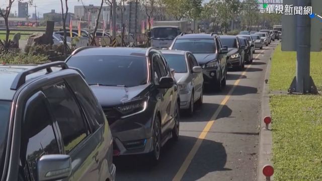 初四北返車潮湧現 國5上午9點開始塞