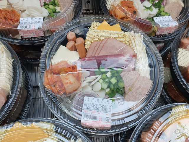 好市多部隊鍋吃到剩1片肉！父子檔喊退貨：有瘦肉精