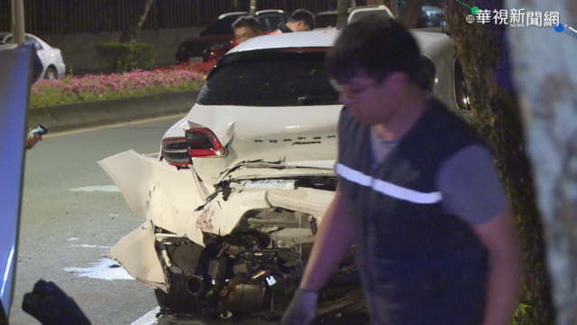 開車打瞌睡推撞保時捷 5輛車遭波及