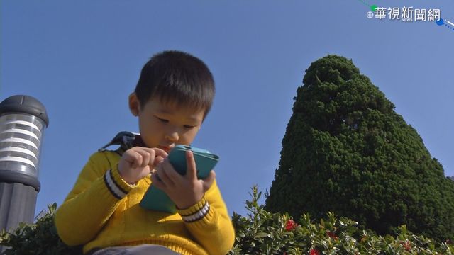 小一生每天盯螢幕1小時25分鐘 運動時間卻不到4成