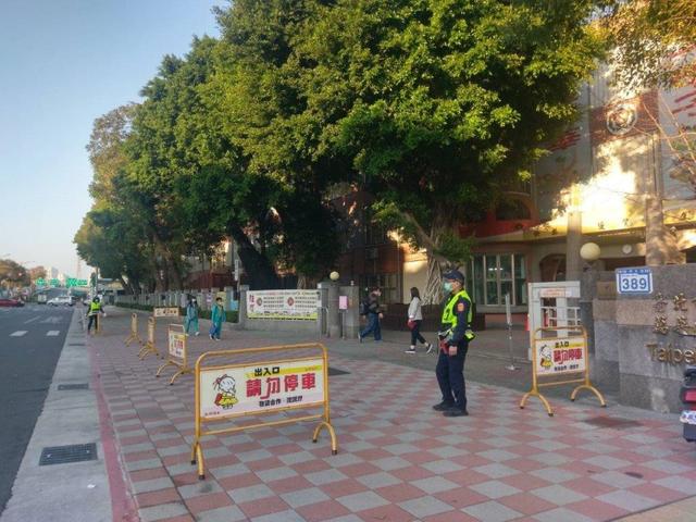 明天開學日！ 北市出動百餘警疏導交通、取締違規