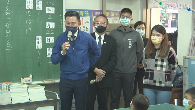 開學日視察校園 林智堅示範正確洗手