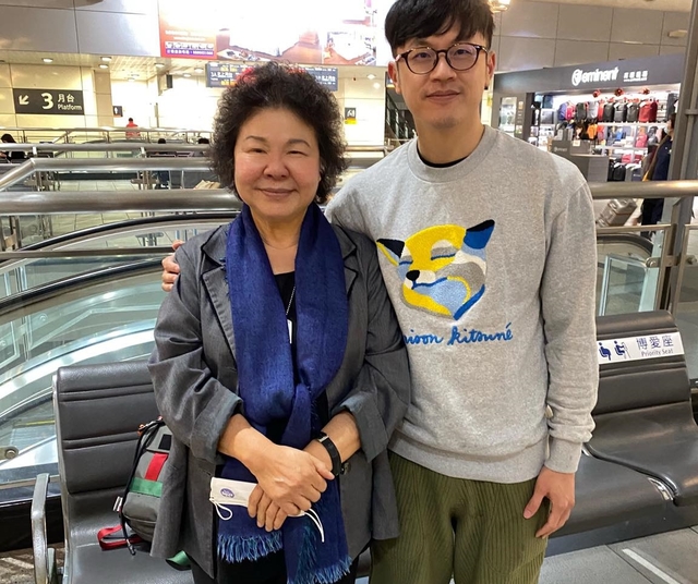 陳菊、焦糖高鐵站內「沒戴罩合照」要罰？高鐵回應了