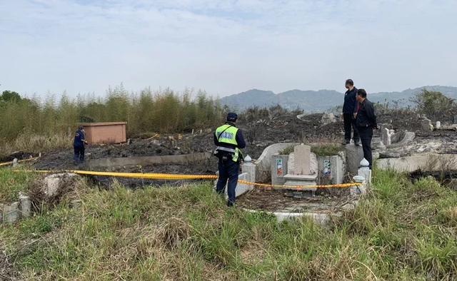 台中石岡第四公墓起火 撲滅後驚見1具焦屍