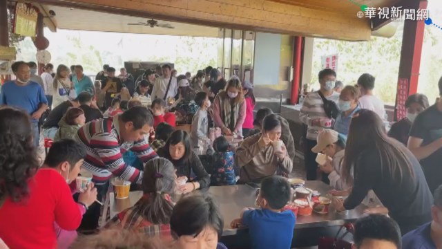 中寮石龍宮專拜泡麵 連假3天破5萬碗