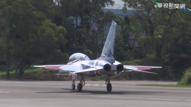 勇鷹號2原型機 首次同時公開試飛