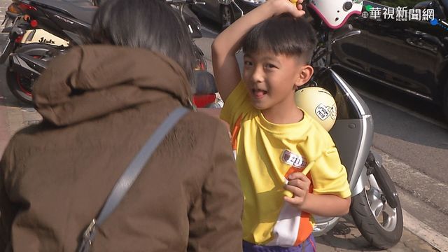 家長分心滑手機.聊天...小心孩童走失