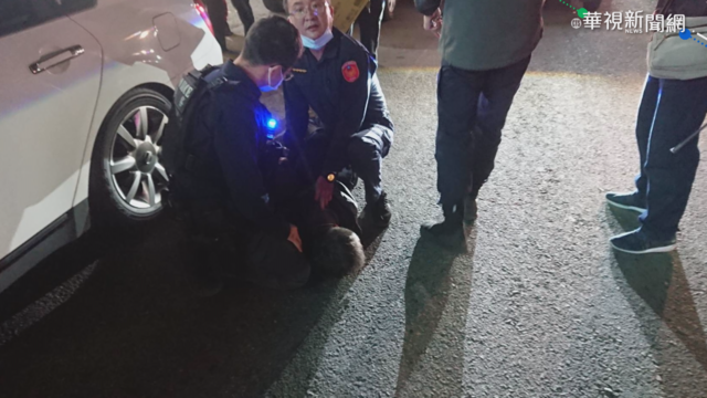 偷車賊拒捕衝撞 警射破車胎包夾逮人
