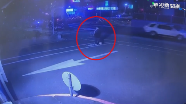 女校園外散步遇搶匪 皮包遭搶跌傷