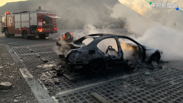 武嶺賞日出火燒車 全車7人嚇壞逃
