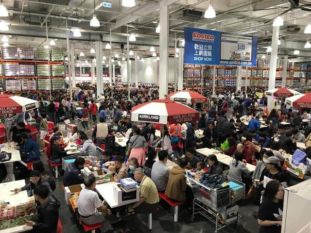 好市多用餐區「遭佔位聊天」 她轟教育失敗引論戰