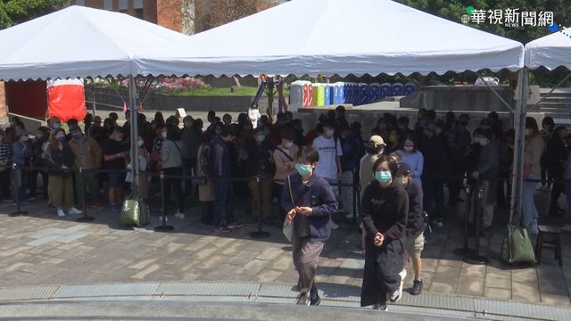 奈良美智展夯 周邊賣光商品區暫不開