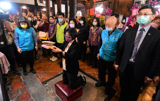 連5聖筊再擲出聖筊 彰化龍王祭選定5/22舉辦