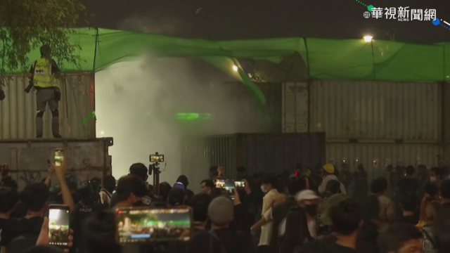 泰國曼谷千人示威 警民衝突17傷