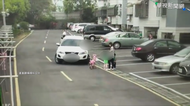 社區道路撞倒女童 母怒控駕駛討道歉