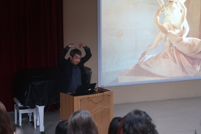 教授嗆改名鮭魚「一律開除、死當」 校方急撇清