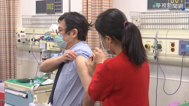 AZ疫苗開打 雙和醫院院長帶頭接種