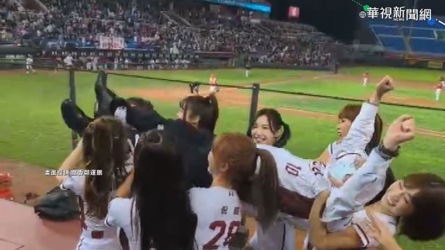 9樂天女孩扛鄭文燦 網羨:｢也要選市長｣