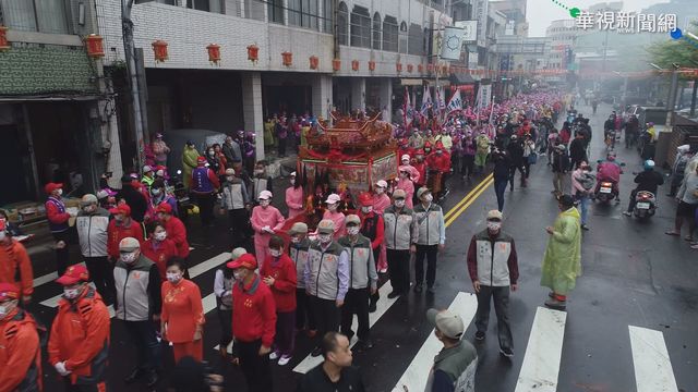 桃園龍德宮遶境 隊伍抵鹿港天后宮