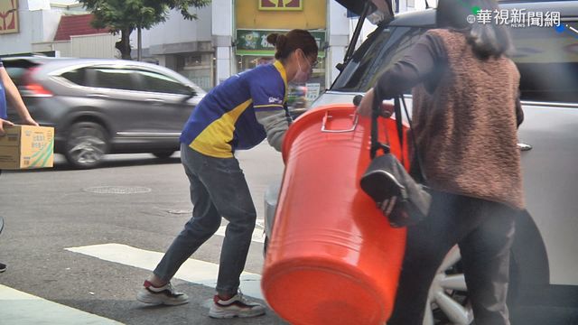 台中4/6起供5停2 民眾搶買儲水用具