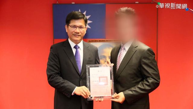 向承包商要車開 ｢模範公務員｣遭起訴